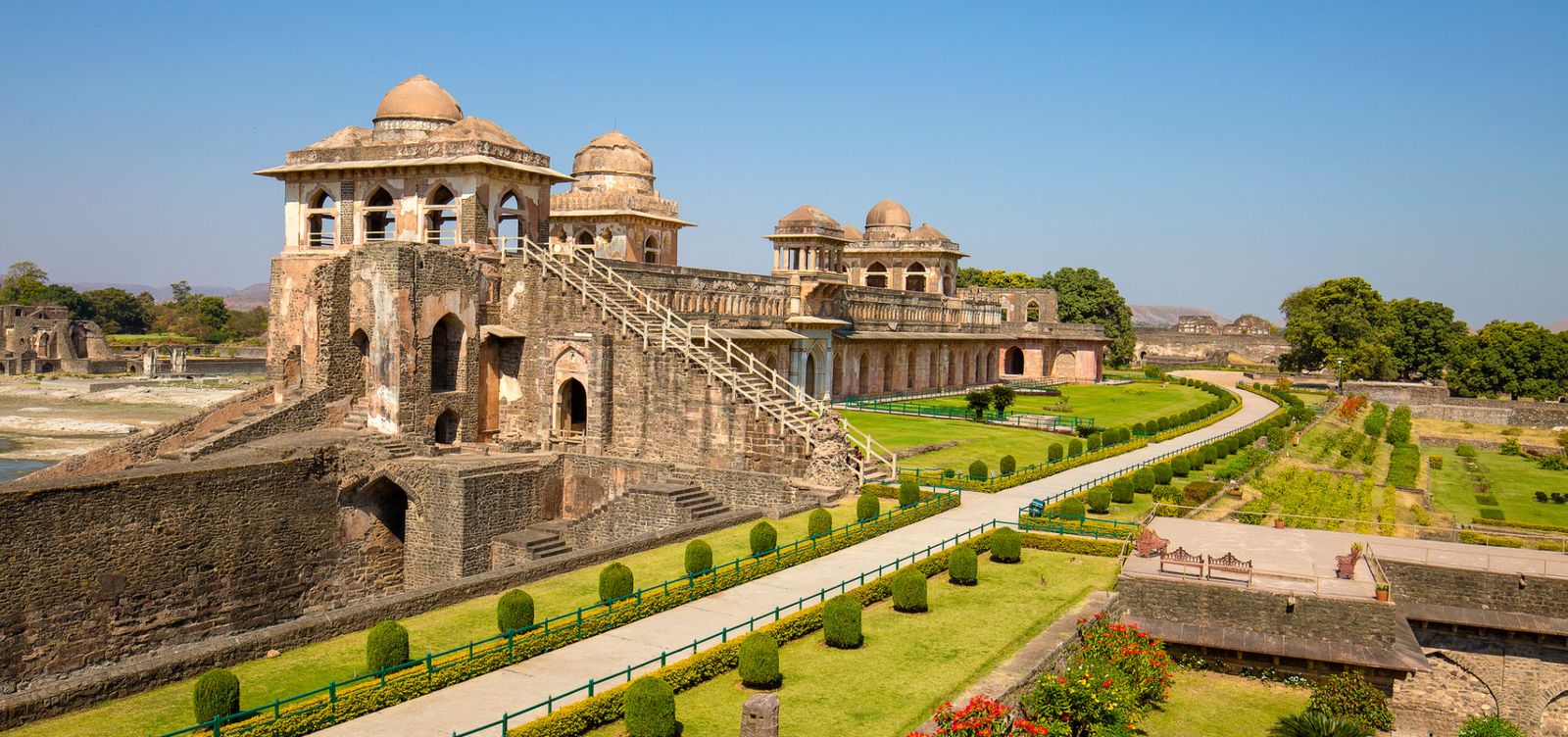 Beyond the Guidebook: Mandu Through a Local's Eyes