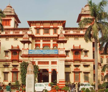 Banaras Hindu University, University in Varanasi