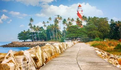 Kerala Family Holiday Package – Munnar, Thekkady & Kovalam