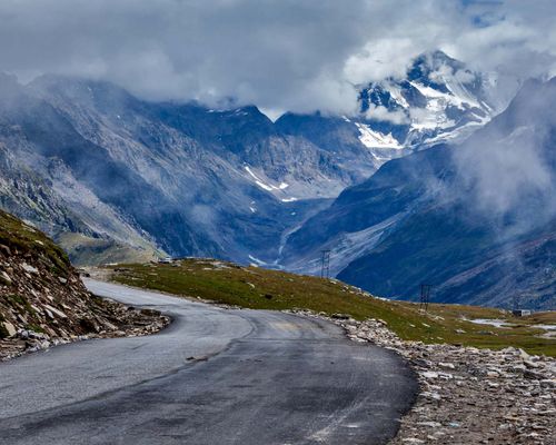 Rohtang Pass - Tourist Spot in Manali, Himachal Pradesh
